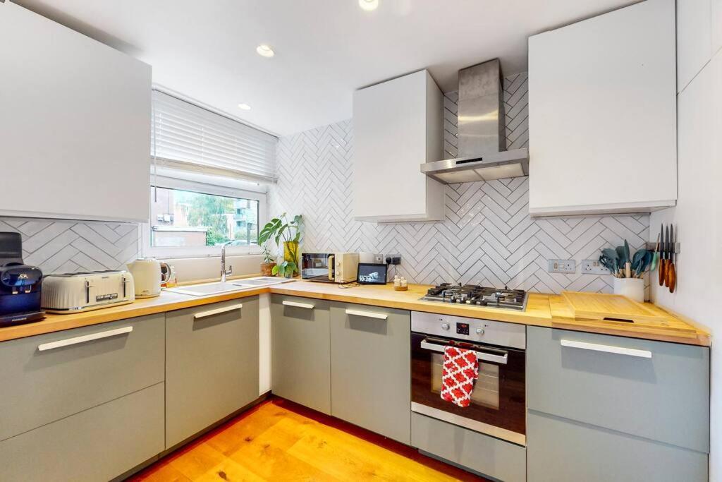 Charming 2-Bedroom Maisonette With Private Garden Лондон Экстерьер фото
